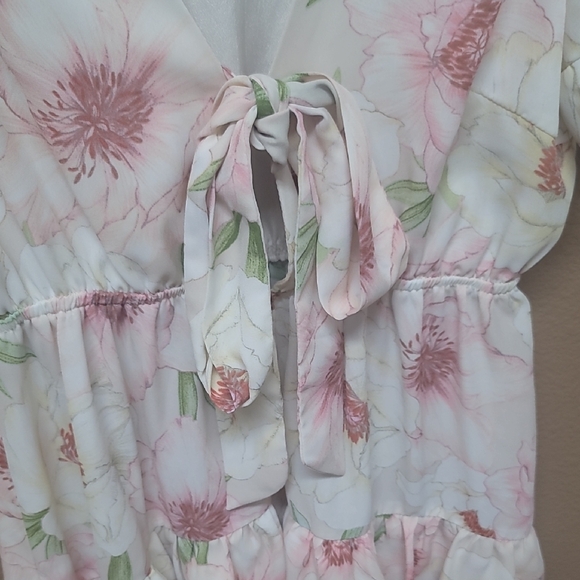 Forever 21 Floral Ruffle Mini Dress 🌸 - Picture 3 of 7